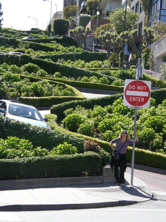 סן פרנסיסקו- LOMBARD ST. סן פרנסיסקו- LOMBARD ST.